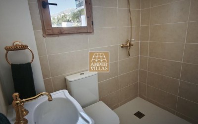 A village house in Altea la Vella on 2 floors with several terraces.